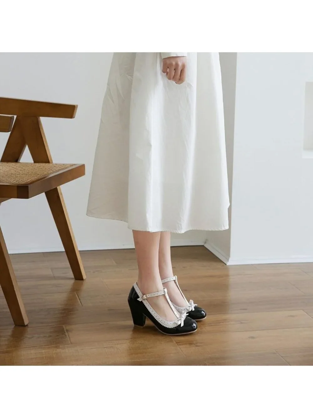 Stylish Rockabilly T-Strap Mary Jane Block Heel Closed Toe Pumps for Women